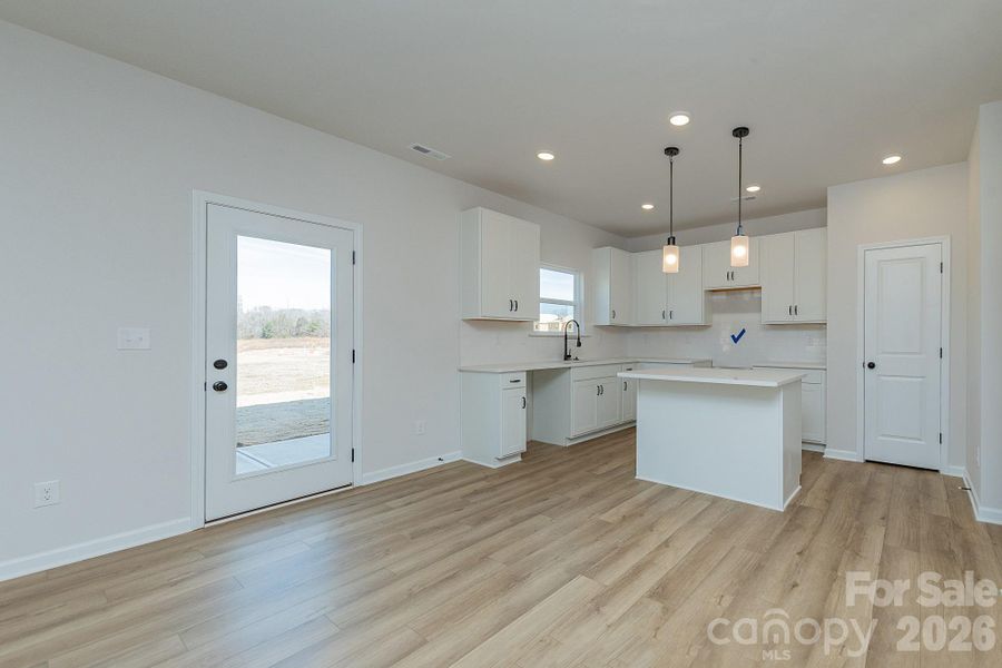 Spacious, unfurnished interior of a new home in Cedar Meadows, Monroe (Image 28).