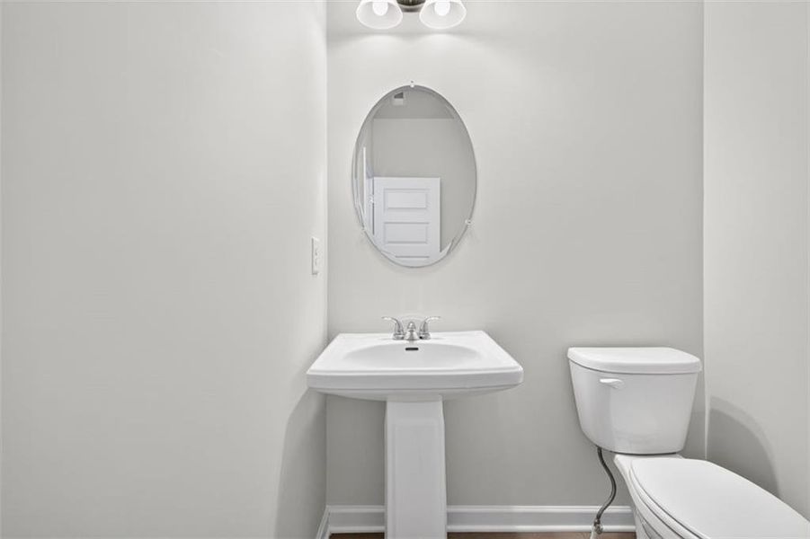Furnished interior view inside a new home in Oakmont, Dallas (Image 10).