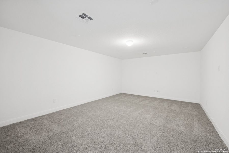 Spacious, unfurnished interior of a new home in Everly Estates, San Antonio (Image 44).