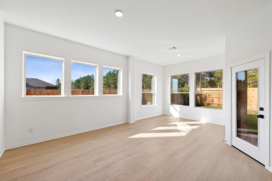 Spacious, unfurnished interior of a new home in Escondido 60' Homesites, Magnolia (Image 17).