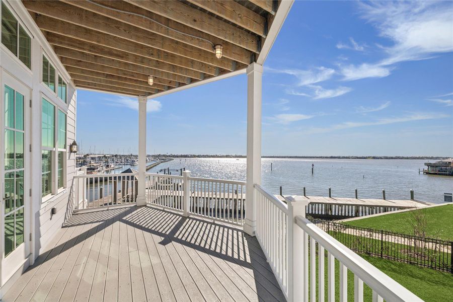 Waterfront views on Lakewood Pointe peninsula.