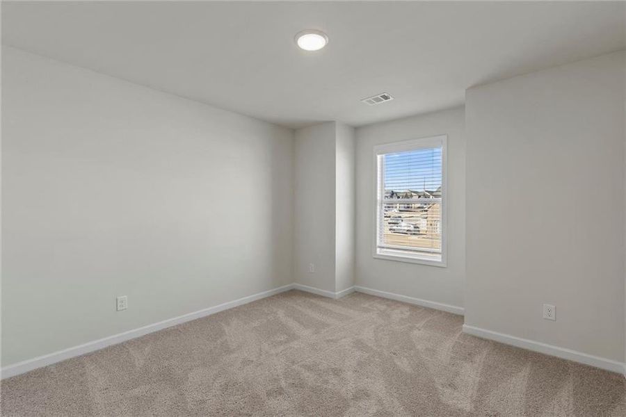 Spacious, unfurnished interior of a new home in , Auburn (Image 33).