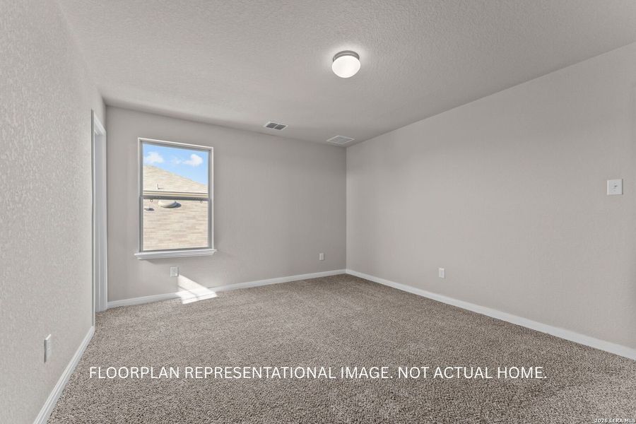 Spacious, unfurnished interior of a new home in Park Place, New Braunfels (Image 12).