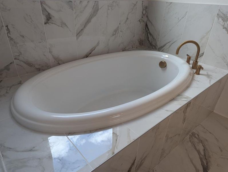 Close-up of interior finishes inside a home in Arden on Lanier, Cumming (Image 21).