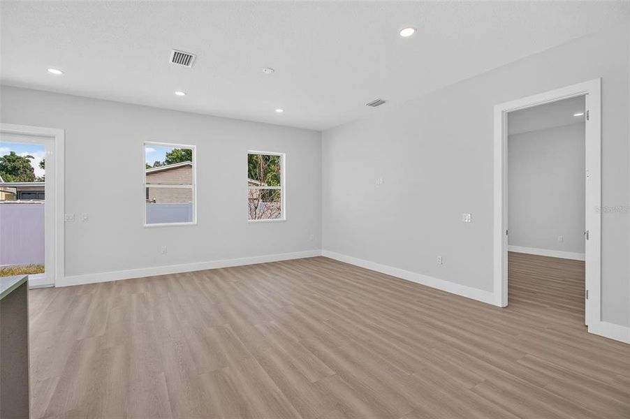 Spacious, unfurnished interior of a new home in , Pinellas Park (Image 37).