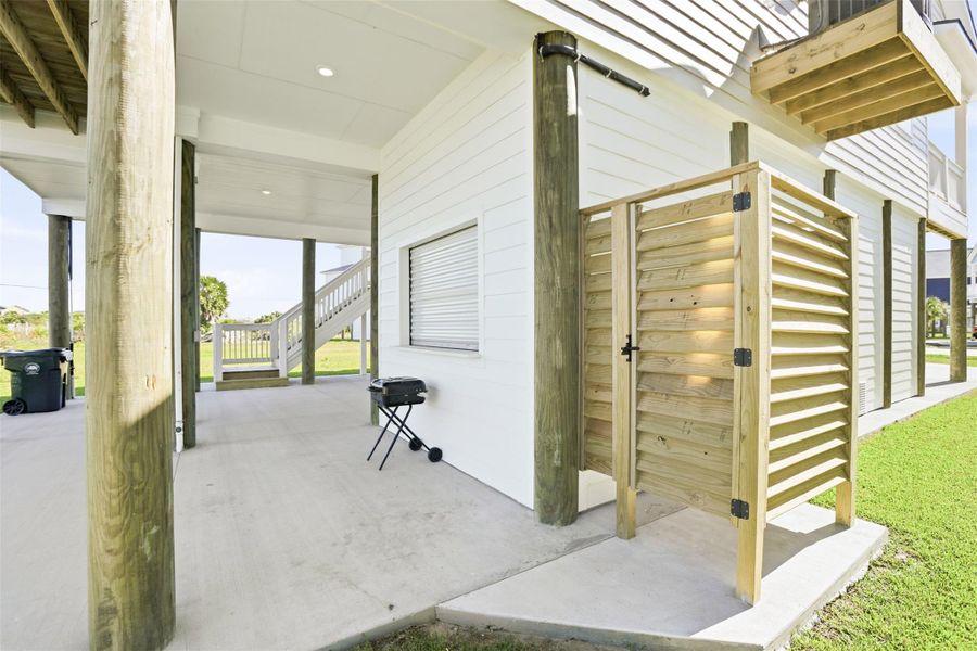 Exterior details and patio area of a home in , Galveston (Image 27).