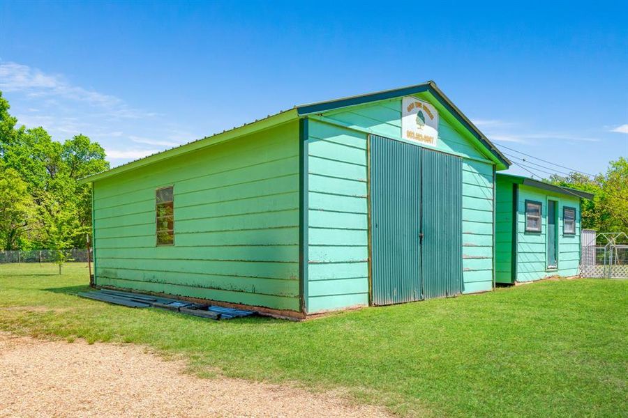Exterior details and patio area of a home in , Blossom (Image 20).