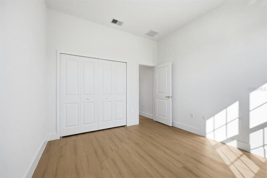 Spacious, unfurnished interior of a new home in , Ocala (Image 34).