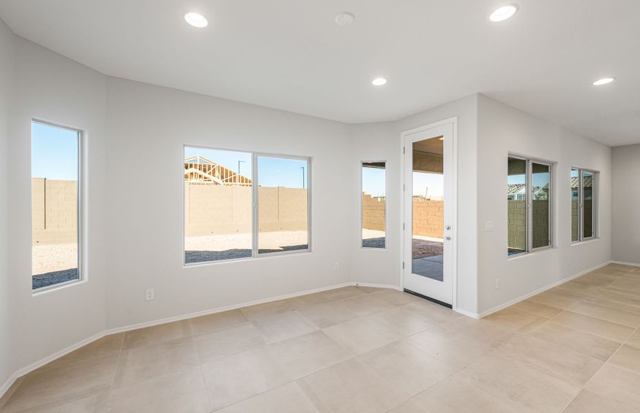 Spacious, unfurnished interior of a new home in Parkside at Anthem at Merrill Ranch, Florence (Image 22).
