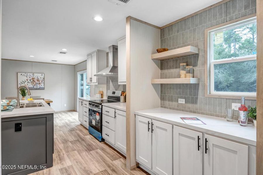Furnished interior view inside a new home in , Middleburg (Image 9). Furnished interior view inside a new home in , Middleburg (Image 9).