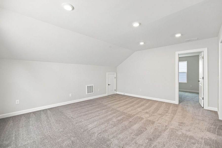 Spacious, unfurnished interior of a new home in Terrapin, Leland (Image 19).