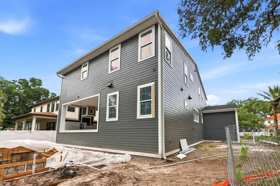 Exterior details and patio area of a home in , Tampa (Image 9).