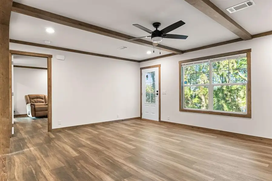 Spacious, unfurnished interior of a new home in , Whitehouse (Image 20).