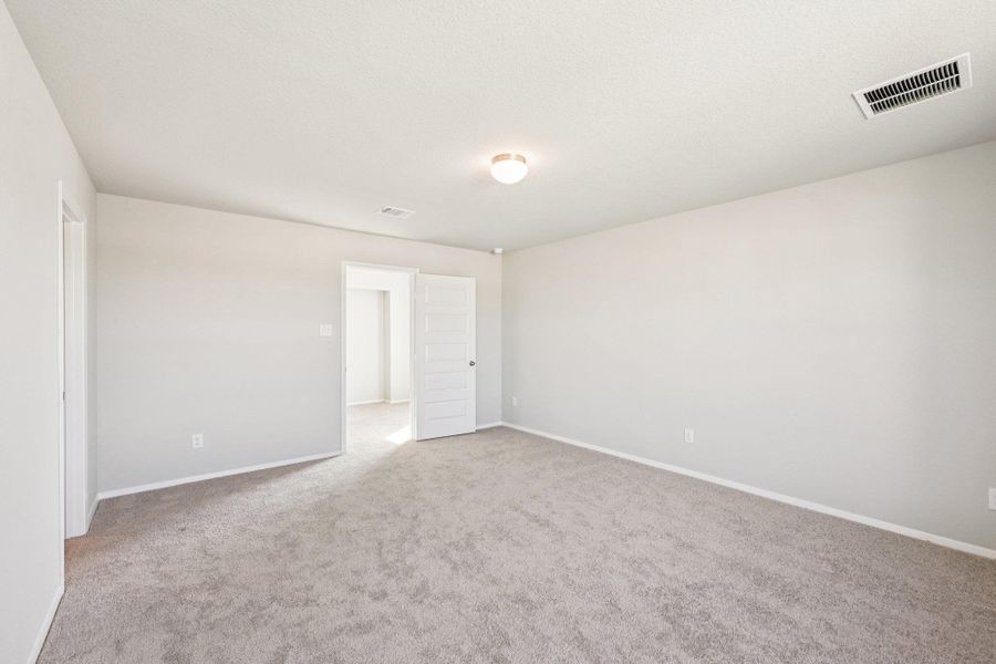 Spacious, unfurnished interior of a new home in Cascade, Liberty Hill (Image 16).