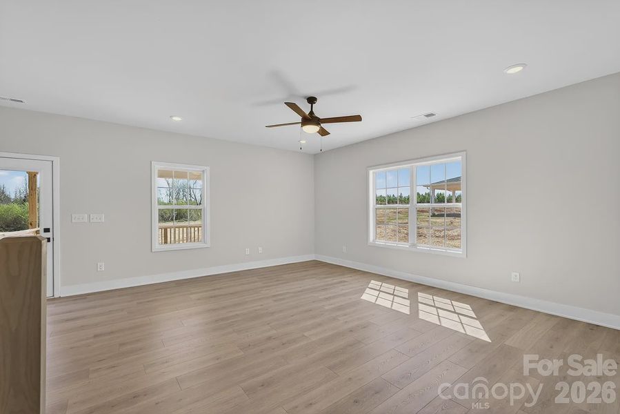 Spacious, unfurnished interior of a new home in Northlake, Statesville (Image 11).
