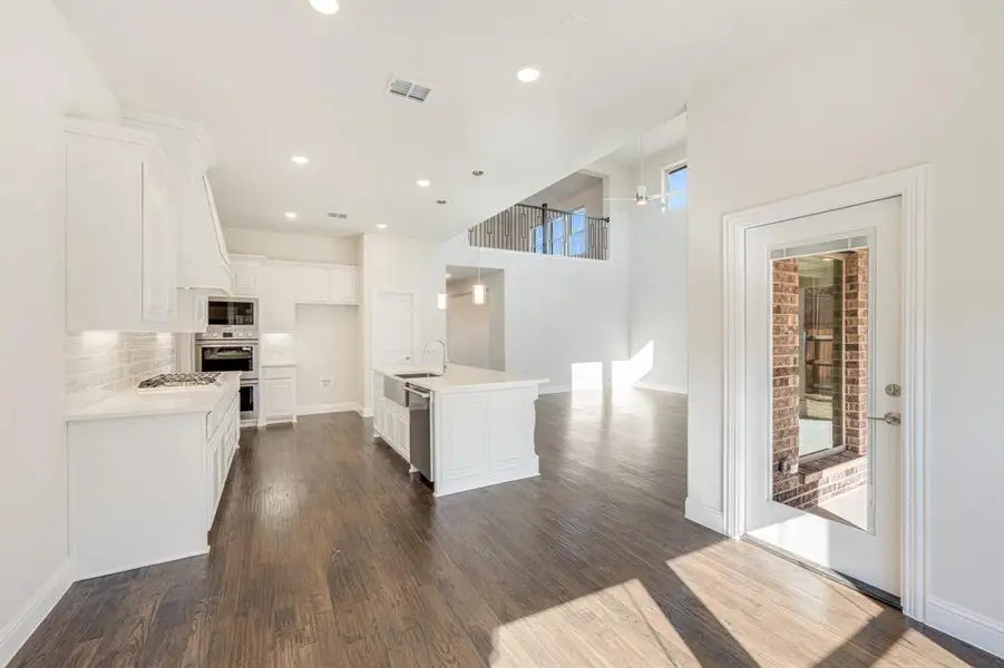 Furnished interior view inside a new home in Triple Diamond Ranch, Mansfield (Image 9).