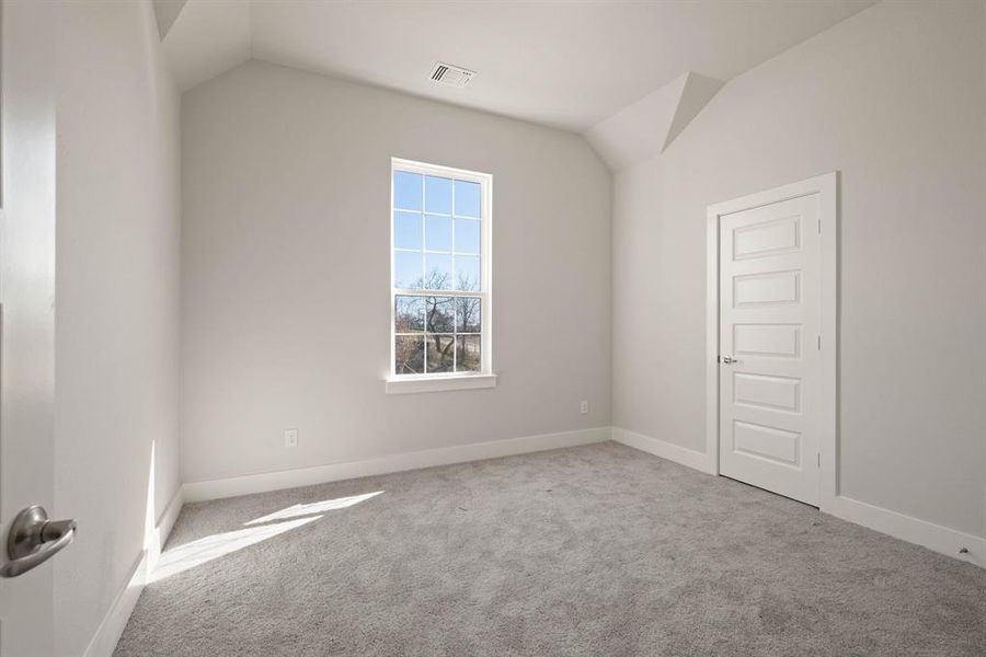 Spacious, unfurnished interior of a new home in Saddleback Estates, Boyd (Image 37). Spacious, unfurnished interior of a new home in Saddleback Estates, Boyd (Image 37).