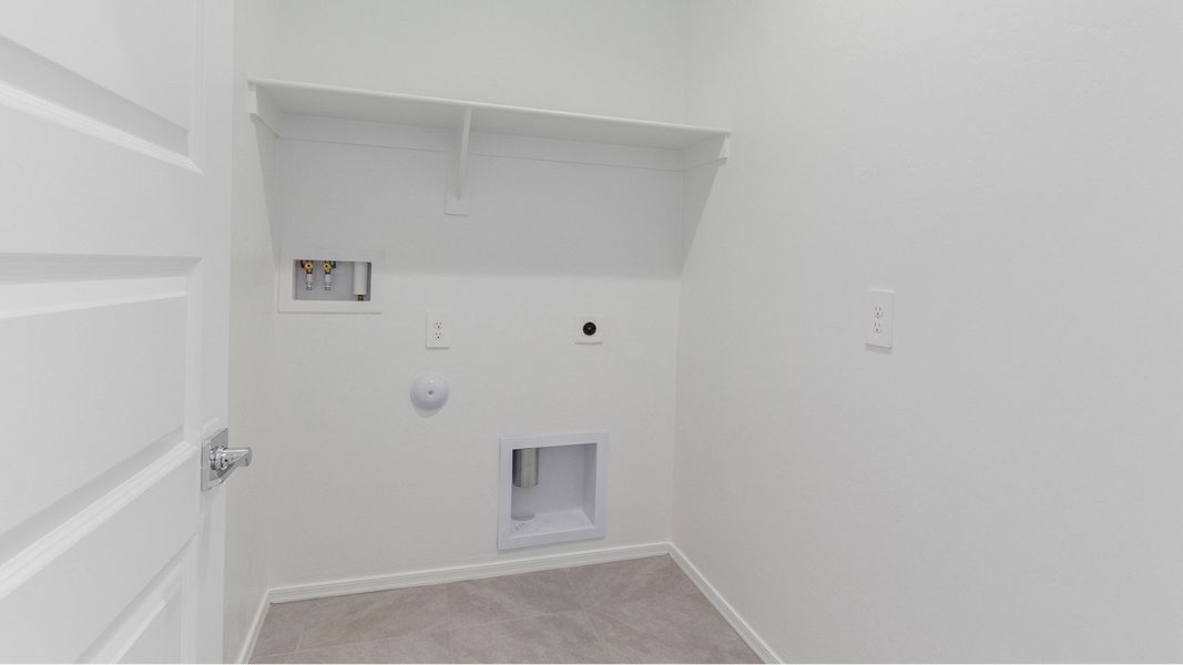 Spacious, unfurnished interior of a new home in Hanson Ridge, Vail (Image 32).