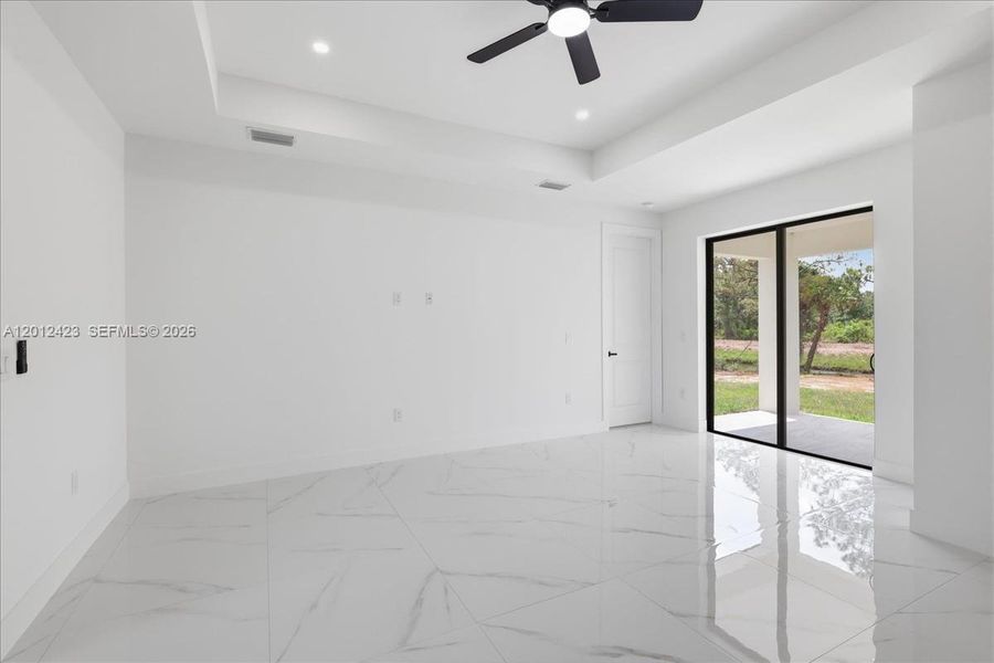 Spacious, unfurnished interior of a new home in , Lehigh Acres (Image 37).