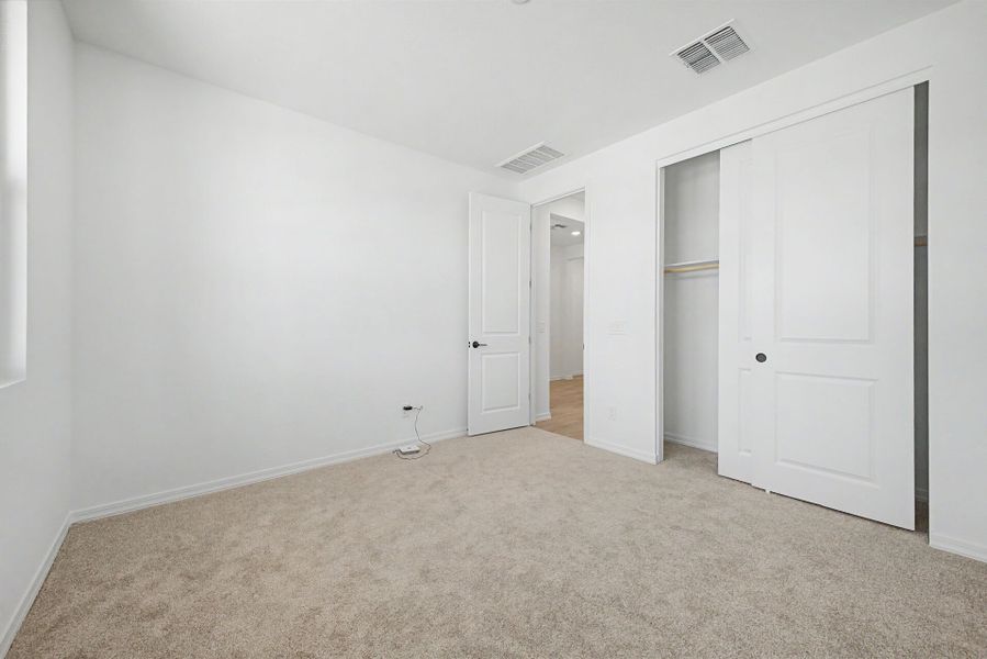 Spacious, unfurnished interior of a new home in White Tank Vistas, Waddell (Image 13). Spacious, unfurnished interior of a new home in White Tank Vistas, Waddell (Image 13).