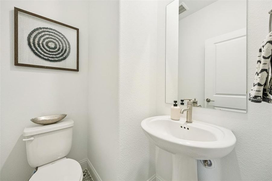 Furnished interior view inside a new home in Stoneridge, Melissa (Image 39).