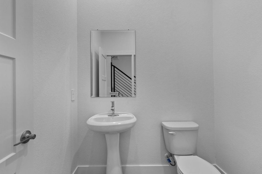Furnished interior view inside a new home in Silverthorne, Conroe (Image 9).