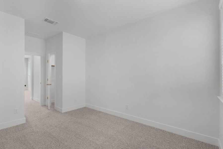 Spacious, unfurnished interior of a new home in Nolina, Georgetown (Image 31).