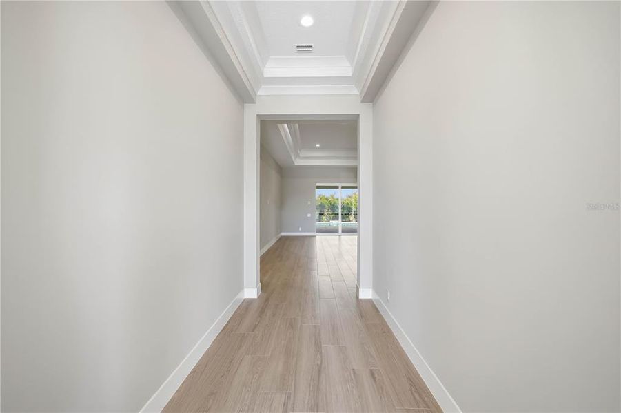 Spacious, unfurnished interior of a new home in Gran Place, Venice (Image 11).