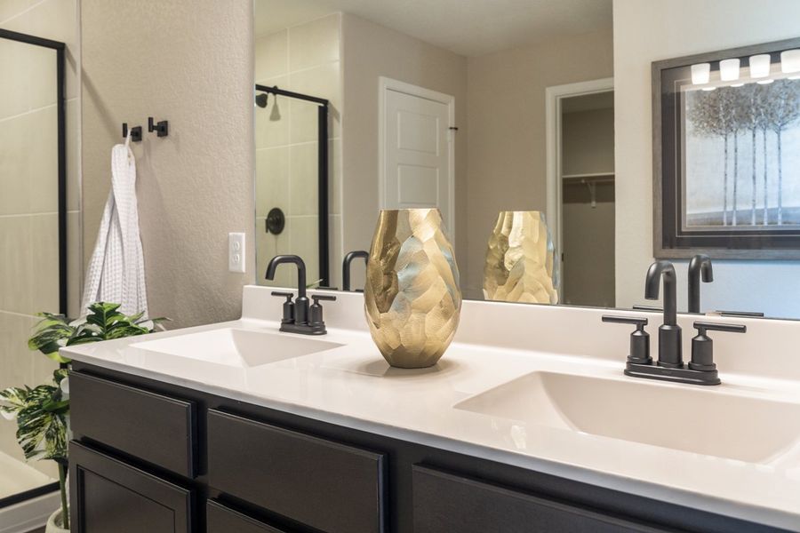Representative interior finishes for a home built from the 2088 by KB Home in Punta Verde, Converse (Image 14). Representative interior finishes for a home built from the 2088 by KB Home in Punta Verde, Converse (Image 14).