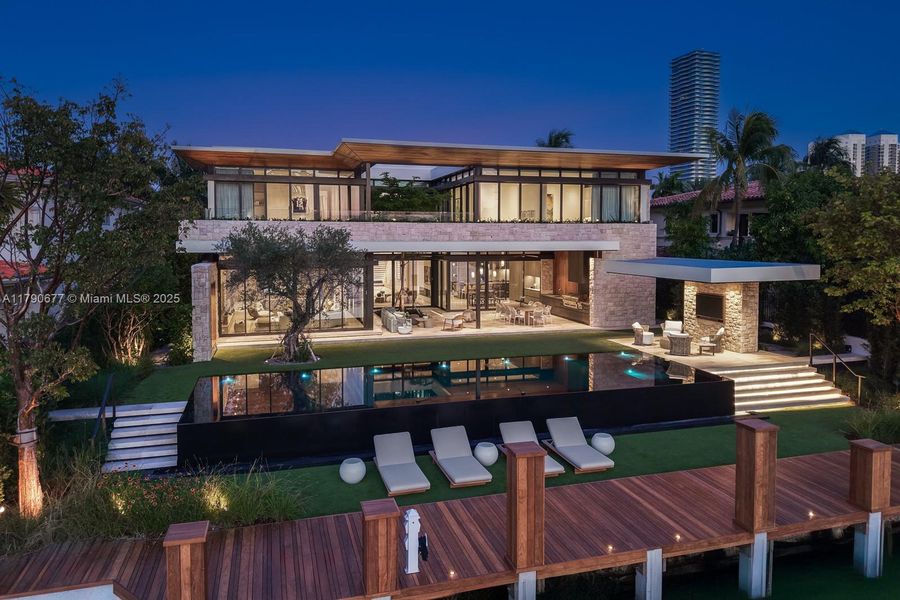 Image 36 of a home in .