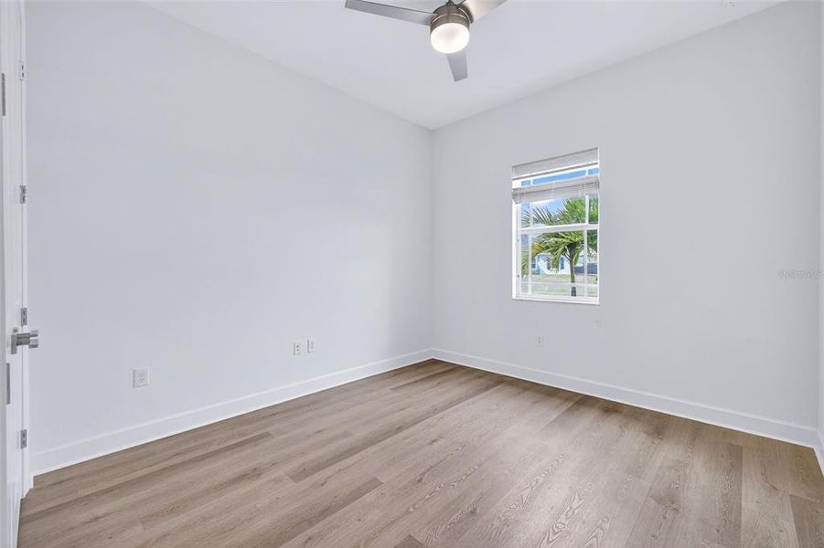 Spacious, unfurnished interior of a new home in , Cape Coral (Image 24).
