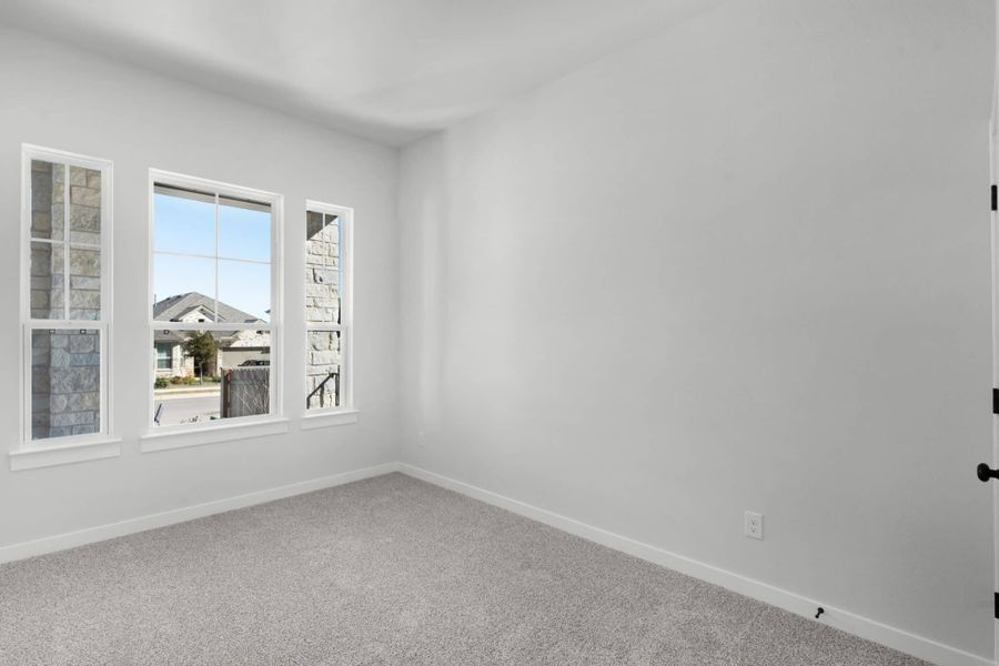 Spacious, unfurnished interior of a new home in Nolina, Georgetown (Image 10).