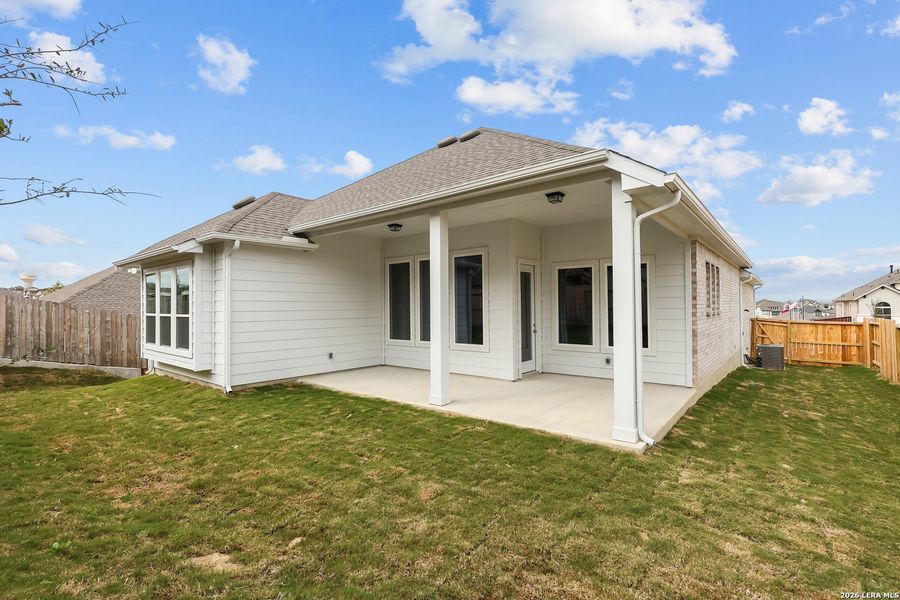 Exterior details and patio area of a home in Homestead, Schertz (Image 4).