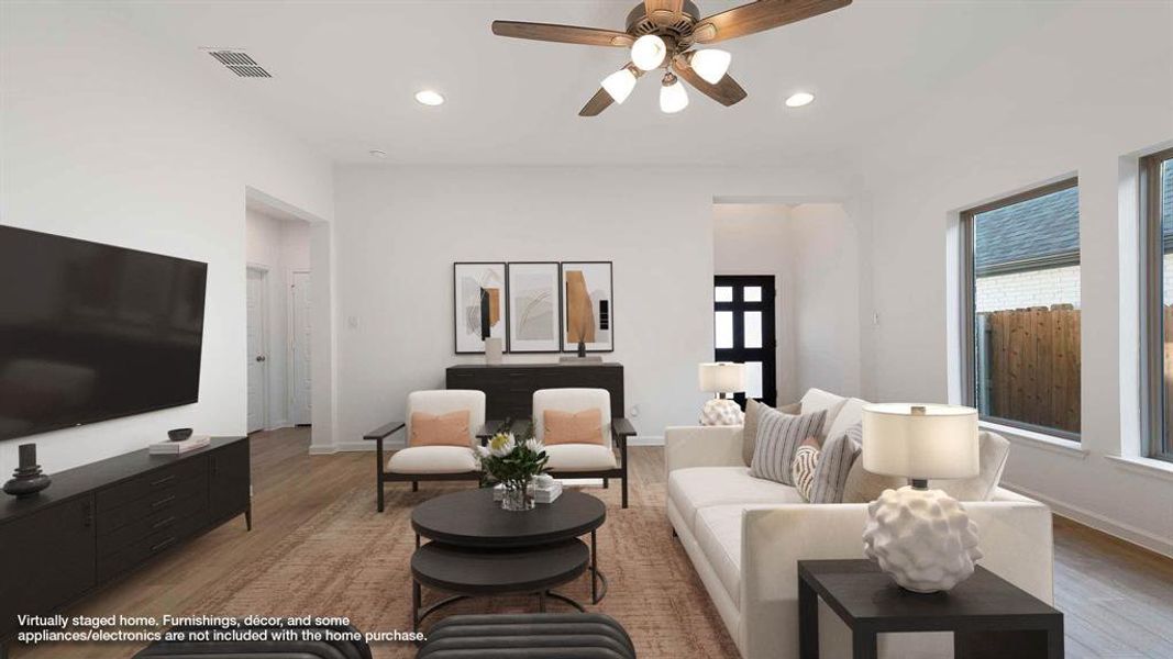 Furnished interior view inside a new home in Avondale 40', Fate (Image 5).