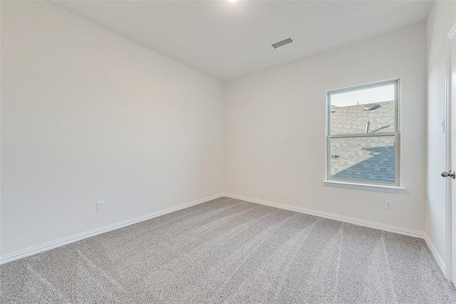 Spacious, unfurnished interior of a new home in Walden Pond, Forney (Image 9).