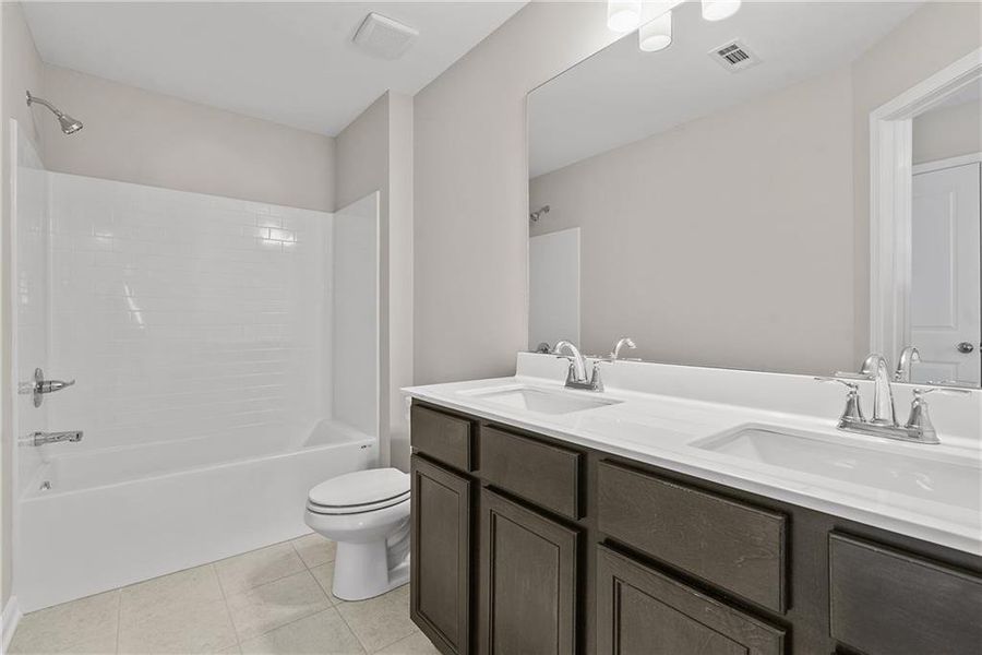 Furnished interior view inside a new home in Edenglen, Buford (Image 8).