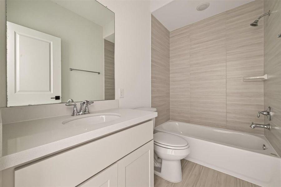 Furnished interior view inside a new home in , Brookshire (Image 14).