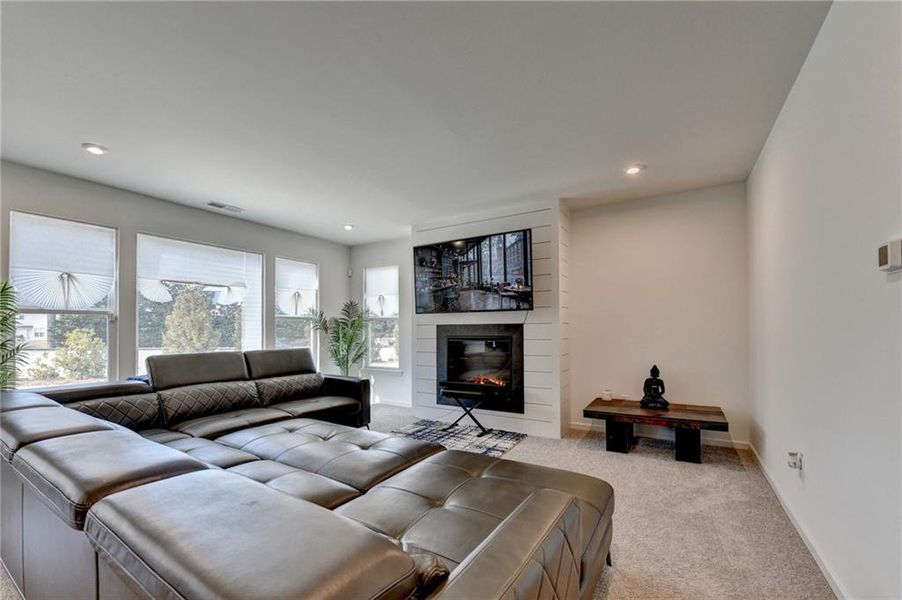 Furnished interior view inside a new home in Sweetbay Farm, Lawrenceville (Image 25).