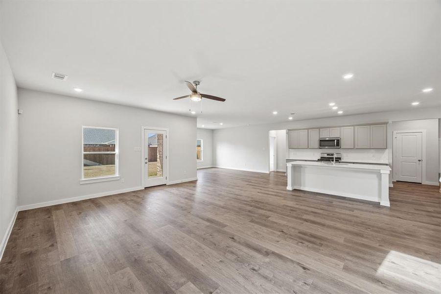 Spacious, unfurnished interior of a new home in Overland Grove, Heath (Image 10).