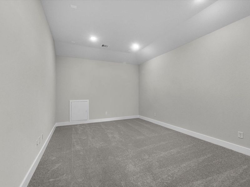 Spacious, unfurnished interior of a new home in Oakhill Reserve, Tomball (Image 18).