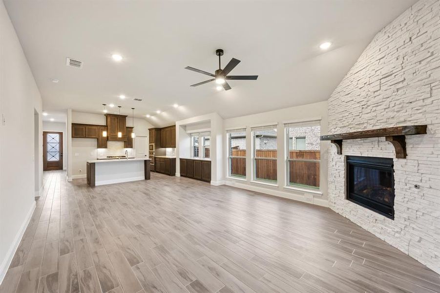 Spacious, unfurnished interior of a new home in Sonoma Verde, McLendon-Chisholm (Image 17).
