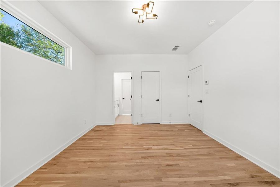 Spacious, unfurnished interior of a new home in , Atlanta (Image 22).