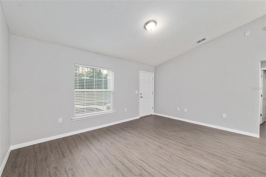 Spacious, unfurnished interior of a new home in , Dunnellon (Image 25). Spacious, unfurnished interior of a new home in , Dunnellon (Image 25).