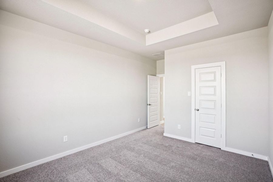 Spacious, unfurnished interior of a new home in Southfork Ranch, Sealy (Image 24).