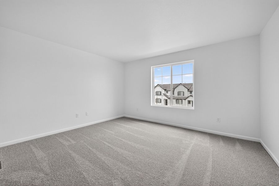 Spacious, unfurnished interior of a new home in Parterre, Thornton (Image 12).