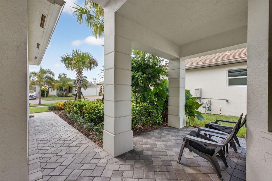 Exterior details and patio area of a home in , Port St. Lucie (Image 27).