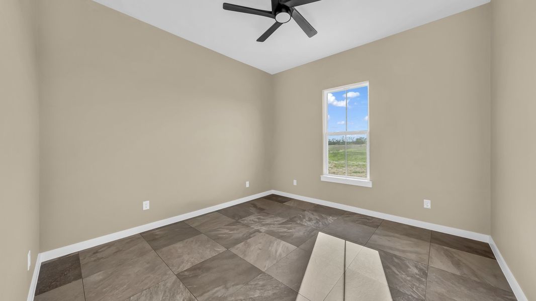 Spacious, unfurnished interior of a new home in Oak Water Ranch, Granbury (Image 24).