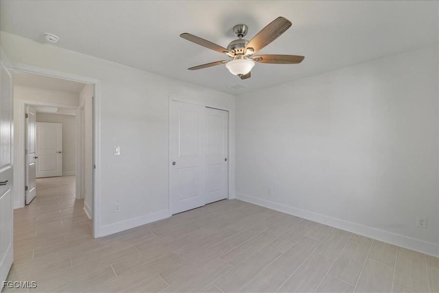 Spacious, unfurnished interior of a new home in Cape Coral, Cape Coral (Image 28).