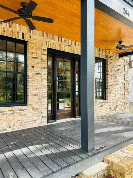 Exterior details and patio area of a home in , Gainesville (Image 4).