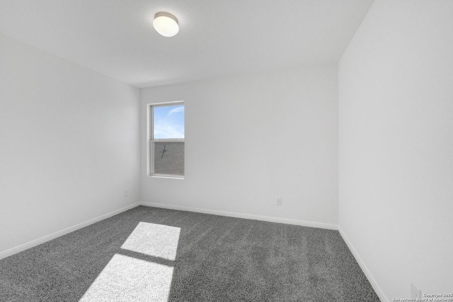 Spacious, unfurnished interior of a new home in Winding Brook, San Antonio (Image 22).